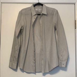 CK Non-Iron Body Fit-White + black pinstripes